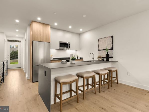 2647 41st Street NW 2, Washington DC 20007