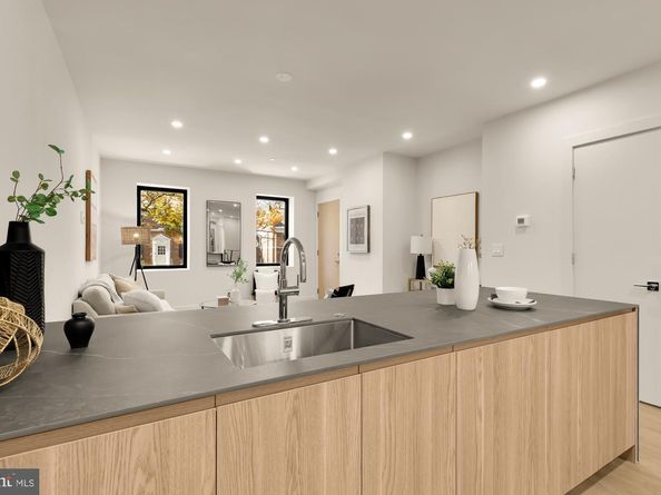 2647 41st Street NW 2, Washington DC 20007