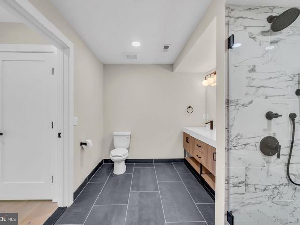 919 12TH Street NE A303, Washington DC 20002