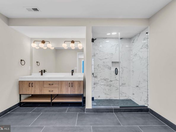 919 12TH Street NE A303, Washington DC 20002