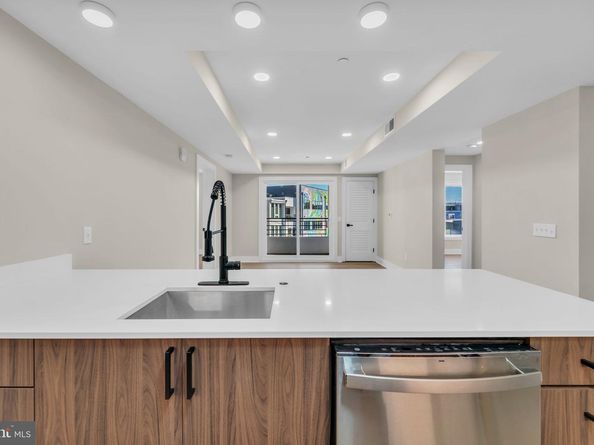 919 12TH Street NE A303, Washington DC 20002