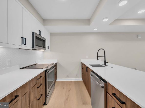 919 12TH Street NE A303, Washington DC 20002