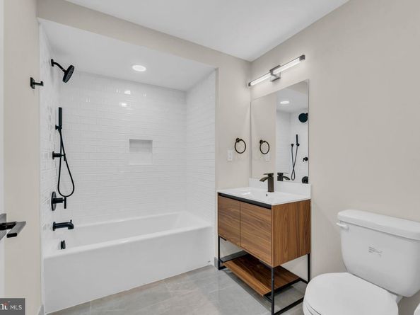 919 12TH Street NE A303, Washington DC 20002