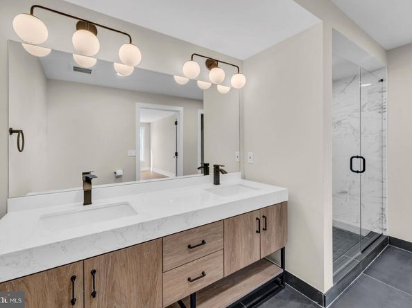 919 12TH Street NE A303, Washington DC 20002