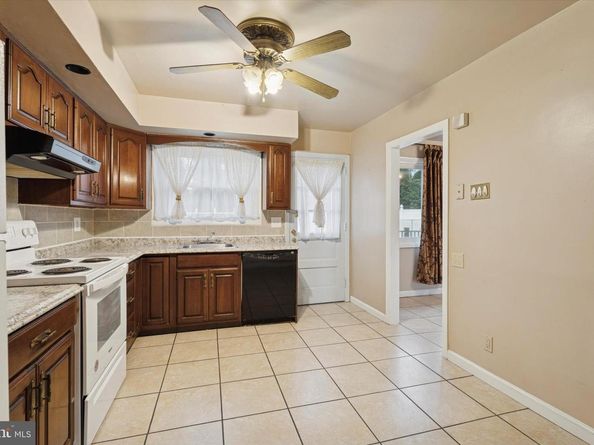 301 S New Ardmore Avenue, Broomall PA 19008