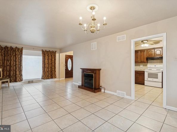 301 S New Ardmore Avenue, Broomall PA 19008