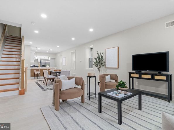 314 Pensdale Street, Philadelphia PA 19128