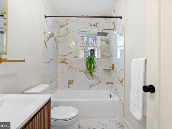 314 Pensdale Street, Philadelphia PA 19128