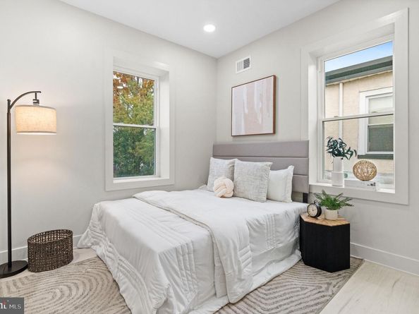 314 Pensdale Street, Philadelphia PA 19128