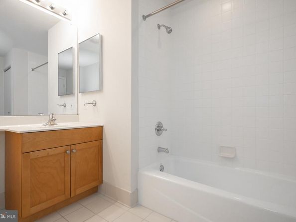 717 S Chris Columbus Boulevard 814, Philadelphia PA 19147