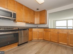 717 S Chris Columbus Boulevard 814, Philadelphia PA 19147