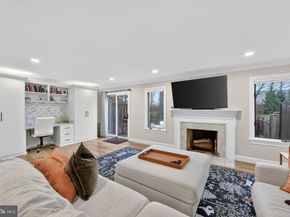 932 Hedgerow Court, Blue Bell PA 19422