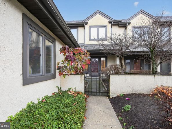 932 Hedgerow Court, Blue Bell PA 19422