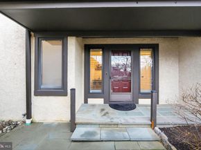 932 Hedgerow Court, Blue Bell PA 19422