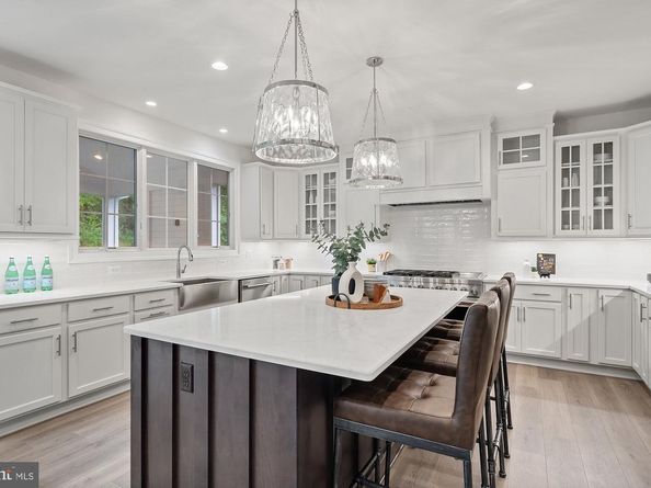 420 Holmes Drive NW, Vienna VA 22180