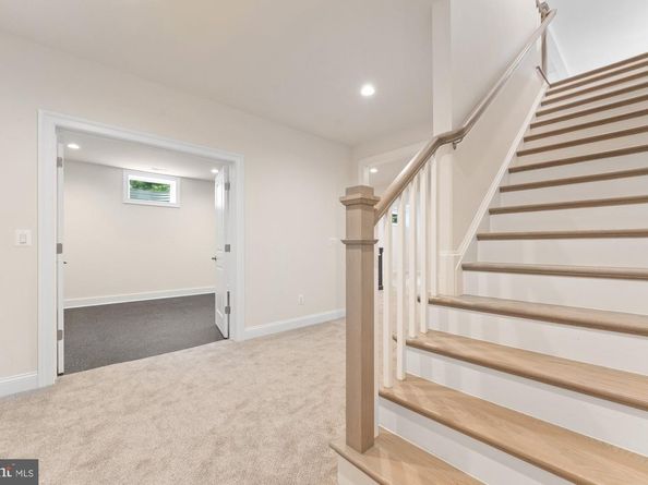 420 Holmes Drive NW, Vienna VA 22180