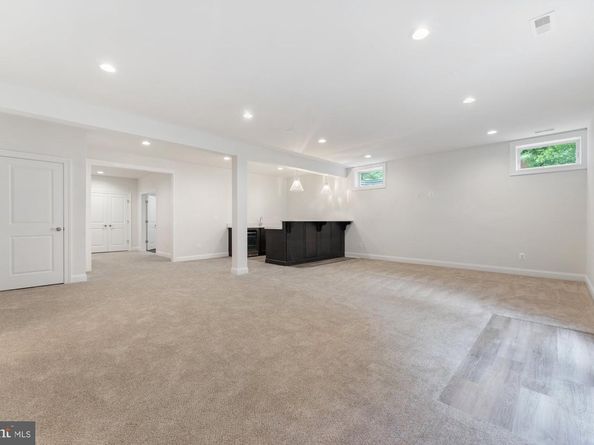 420 Holmes Drive NW, Vienna VA 22180