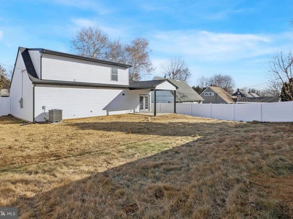 27 Almond Lane, Levittown PA 19055