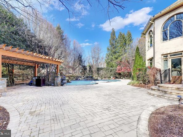 8340 Springhaven Garden Lane, Mclean VA 22102