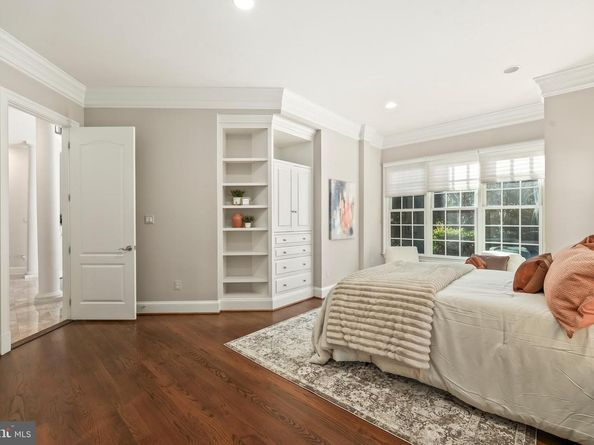 8340 Springhaven Garden Lane, Mclean VA 22102