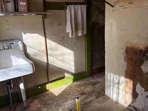 904-906 Greenwich Street, Philadelphia PA 19147