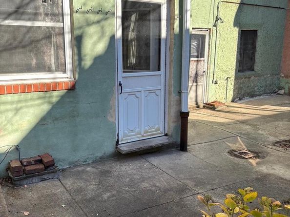 904-906 Greenwich Street, Philadelphia PA 19147