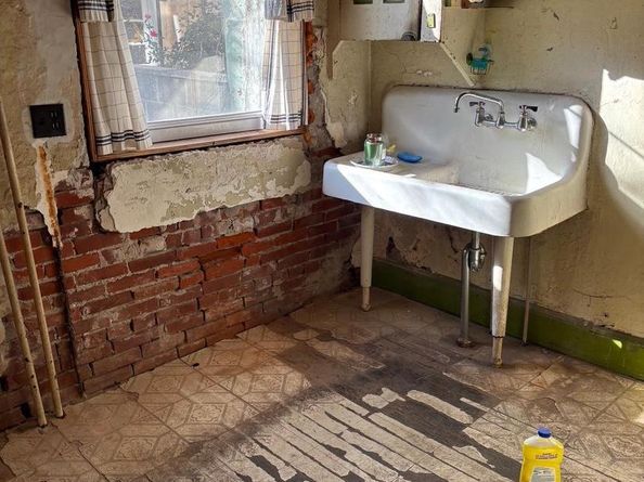 904-906 Greenwich Street, Philadelphia PA 19147