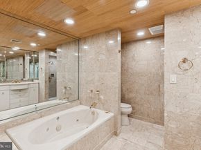 202 W Rittenhouse Square 1106, Philadelphia PA 19103