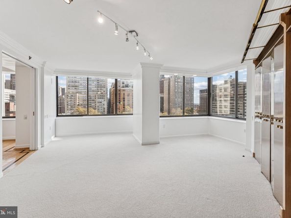 202 W Rittenhouse Square 1106, Philadelphia PA 19103