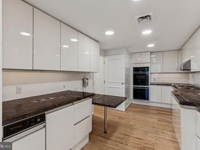 202 W Rittenhouse Square 1106, Philadelphia PA 19103