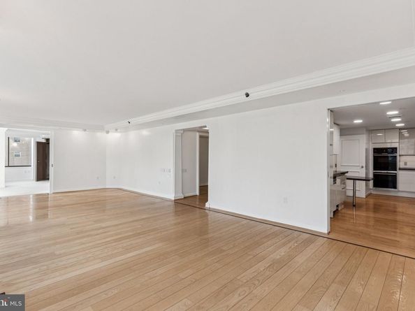202 W Rittenhouse Square 1106, Philadelphia PA 19103