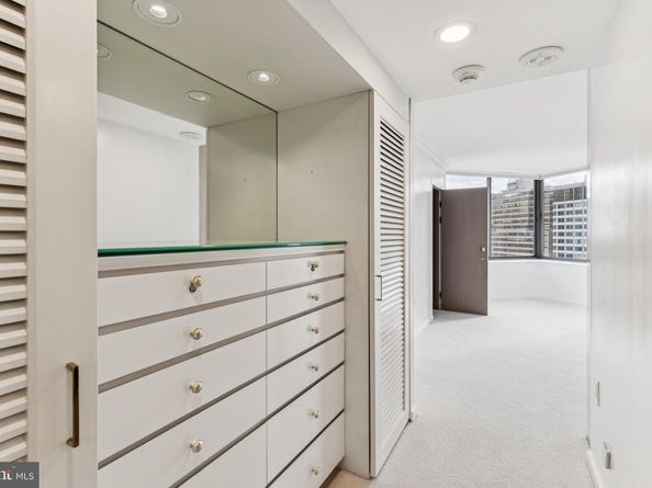 202 W Rittenhouse Square 1106, Philadelphia PA 19103