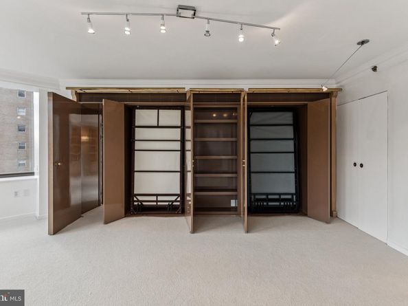 202 W Rittenhouse Square 1106, Philadelphia PA 19103