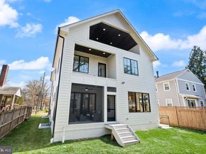 802 N Edgewood Street, Arlington VA 22201