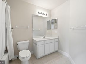 1220 Admiral Zumwalt Lane, Herndon VA 20170