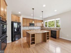 1220 Admiral Zumwalt Lane, Herndon VA 20170