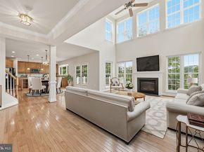 1220 Admiral Zumwalt Lane, Herndon VA 20170