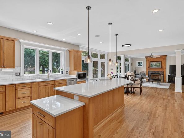 303 Talahi Road SE, Vienna VA 22180