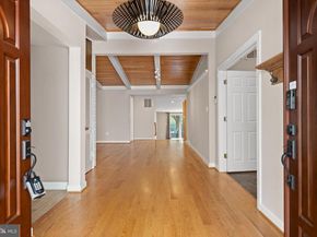 7113 Carol Lane, Falls Church VA 22042