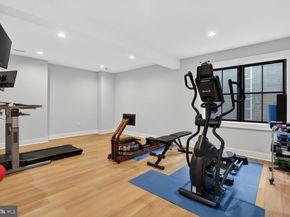 414 N Monroe Street, Arlington VA 22201