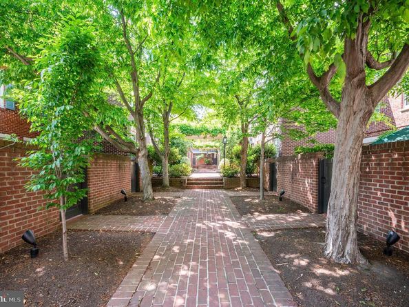 368 N Saint Asaph Street, Alexandria VA 22314