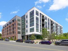 1761 Old Meadow Road 221, Mclean VA 22102
