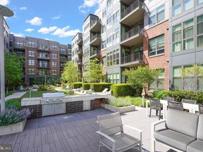 1761 Old Meadow Road 221, Mclean VA 22102