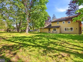 5 Canal Run E, Washington Crossing PA 18977