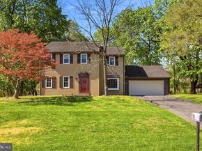 5 Canal Run E, Washington Crossing PA 18977