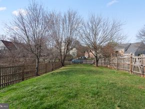 21143 Mayapple Place, Sterling VA 20164