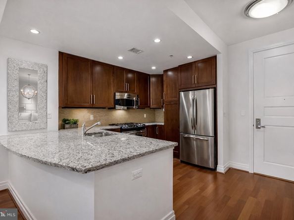 8220 Crestwood Heights Drive 314, Mclean VA 22102