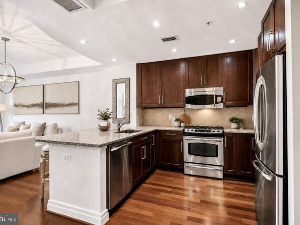 8220 Crestwood Heights Drive 314, Mclean VA 22102