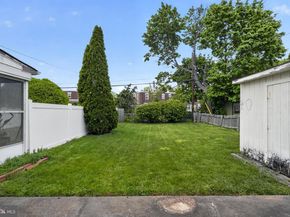 153 Earl Lane, Hatboro PA 19040