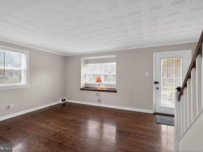 153 Earl Lane, Hatboro PA 19040